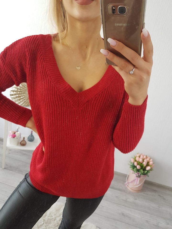 červený dámsky sveter