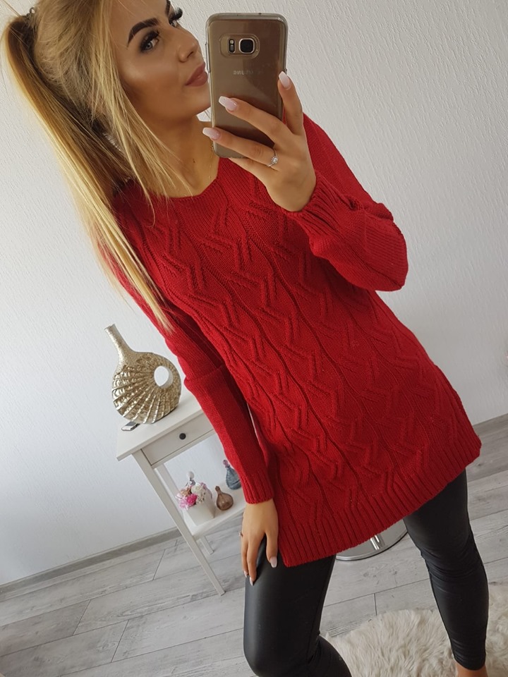 červený predĺžený sveter